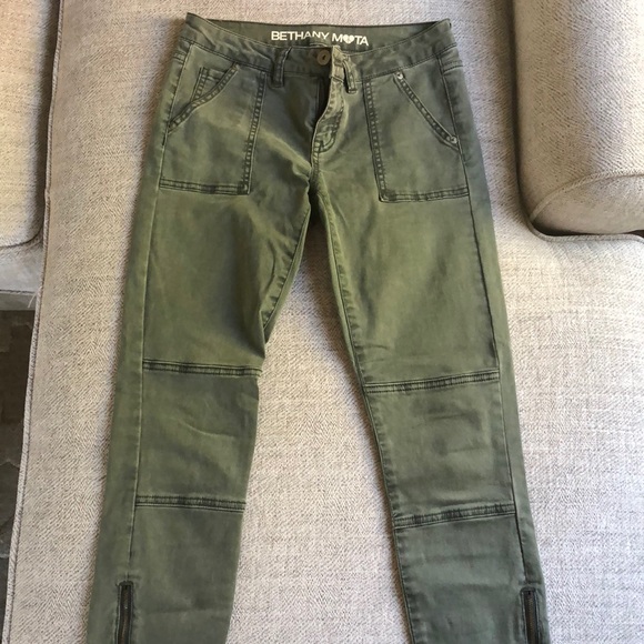 Green Jegging - Picture 2 of 4